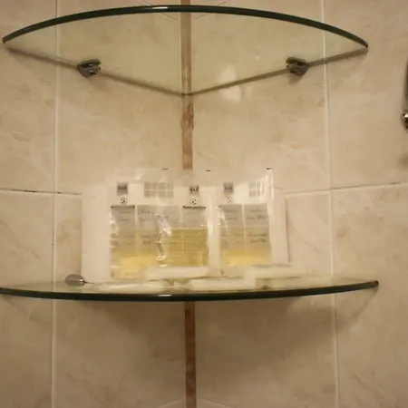 амбър двойна за гости Habitación en casa particular *